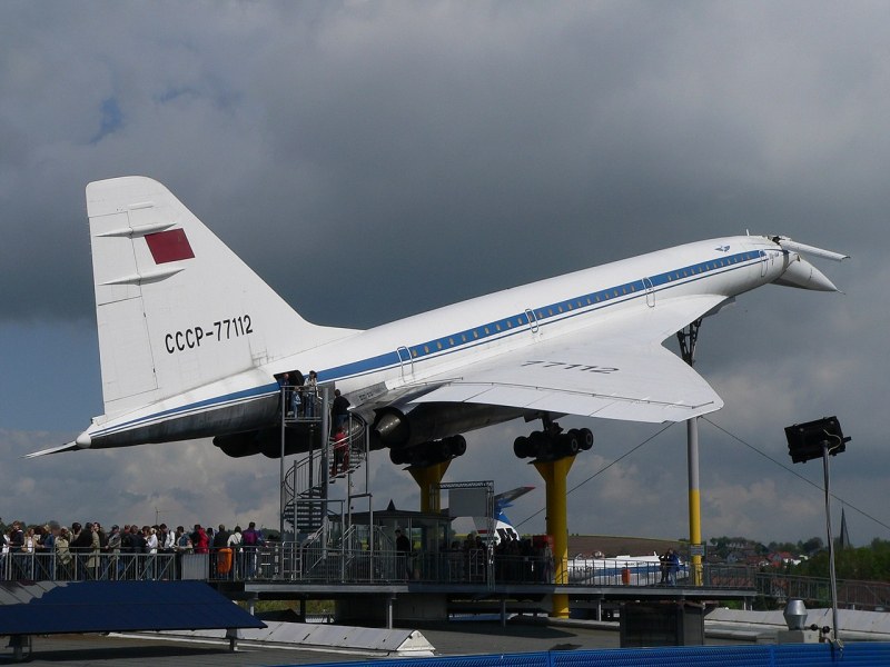На този ден: Съветският свръхзвуков пътнически самолет Ту-144 извършва първия си полет, два месеца преди Конкорд