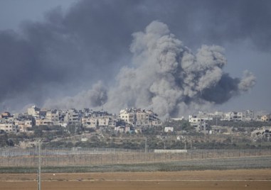 Израел е подложил на интензивен обстрел с танкове и атаки