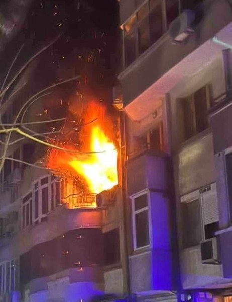Психичноболен мъж запали жилището си в Кършияка снощи, сигнализираха читатели