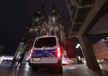 Германската полиция днес съобщи че е арестувала трима ислямисти за
