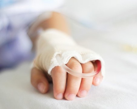 Пиратка избухна в джоба на 5-годишно дете от Враца, то е ранено