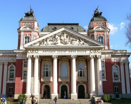 На този ден: Открита е сградата на Народния театър в София