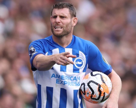 Джеймс Милнър се изравни с Гигс по мачове във Висшата лига