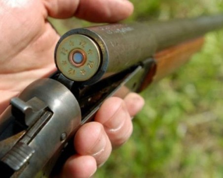 Иззеха 7 пушки и 100 патрона от мъж в Хисаря