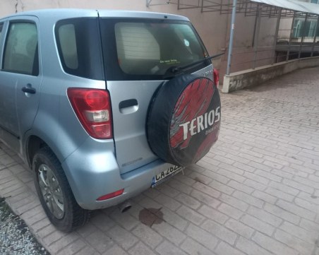 Софиянка запуши вход за подземни гаражи на цяла кооперация в Пловдив