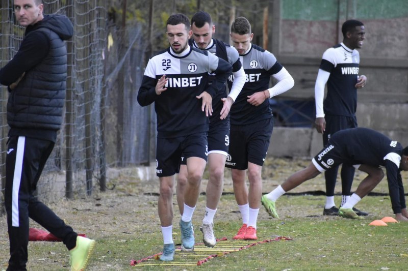 Представителният отбор на Локомотив (Пловдив) ще проведе първата си тренировка