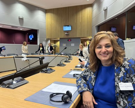 Бившият здравен министър Асена Сербезова с премиера на книга в Пловдив