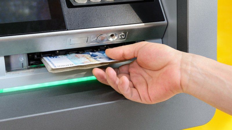 До 3 безплатни тегления от банкомат според промяна за изменение на Закона за платежните услуги