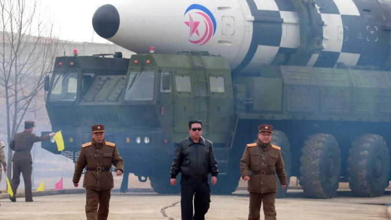 Северна Корея изстреля повече от 200 артилерийски снаряда днес