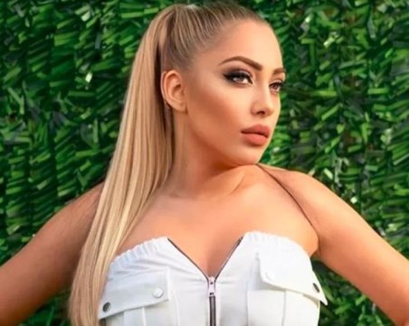 Певицата Роксана е в болница