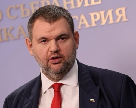 Делян Пеевски: Самозабравил се министър унизи парламента
