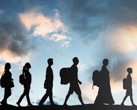 МС: България не е изправена пред криза за настаняване на бежанци от трети страни