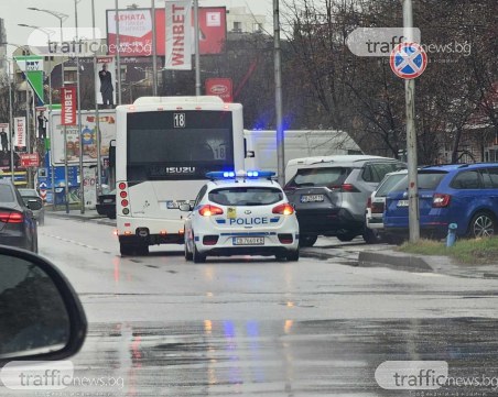 Катастрофа между автобус и автомобил на голямо пловдивско кръстовище