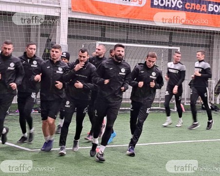 Локо стартира тренировки с група от 24 играчи, един нов и петима на проби