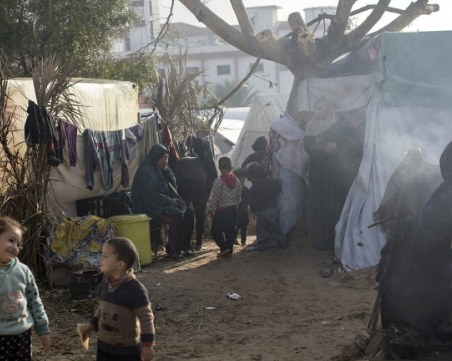 Над 70 жертви при израелски удари в Газа