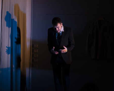 Пловдивчанинът Вилиян Гешев пише писмо до баща си на сцената