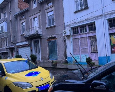 Всички коли в Капана осъмнаха с вдигнати чистачки и прибрани огледала