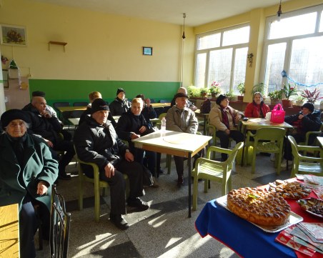 Качиха без предупреждение цената на диетичния обяд в трапезария в 