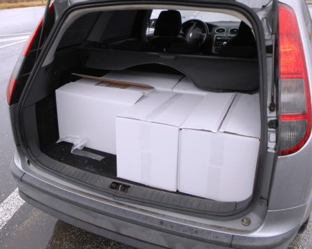 Солидно количество цигари без бандерол иззеха униформени в Пазарджик