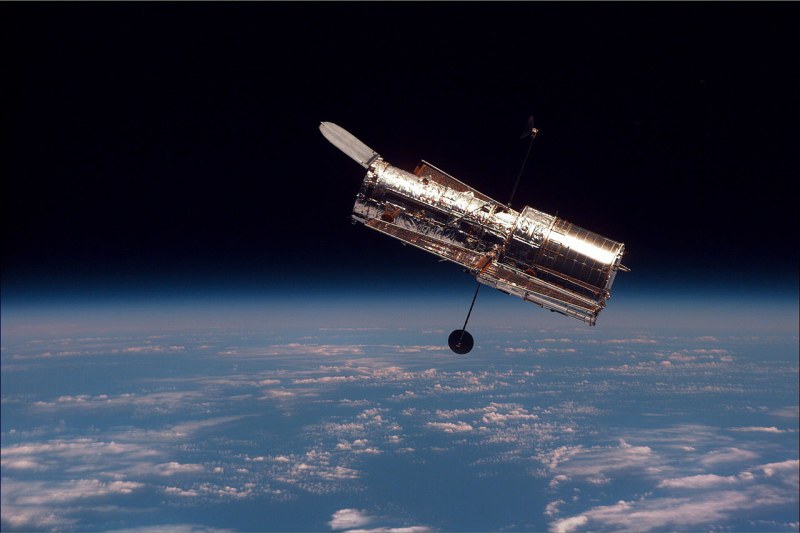 На този ден: Възобновени са наблюденията с космическия телескоп Хъбъл