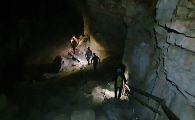 Спасиха блокираните туристи в пещера в Словения