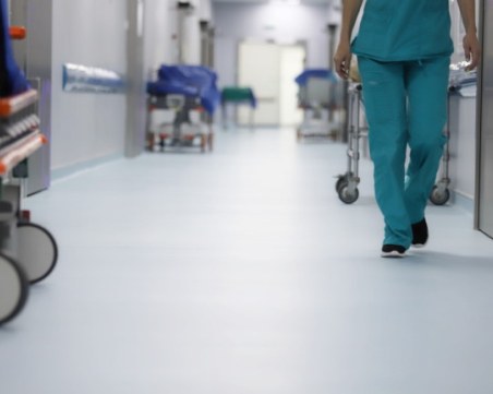 Абсурдно! Лекар поиска от дете 20 лв. за медицинска бележка