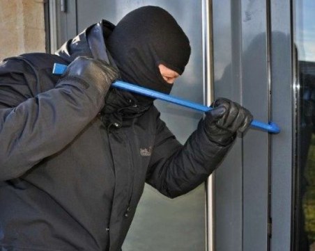 Апашът, вилнял в центъра на Пловдив - задържан за още 3 кражби в Кършияка