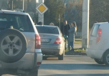 Движенето в района на кръговото кръстовище между булевардите Санкт Петербург