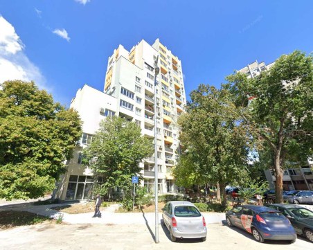 Изгониха наемател на общинско жилище в Тракия - тормозел съседи, правел шумни купони и пушел трева в коридора