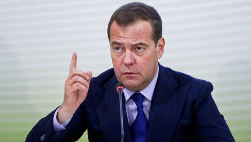 Бившият руски президент Дмитрий Медведев предупреди, че украински атаки срещу