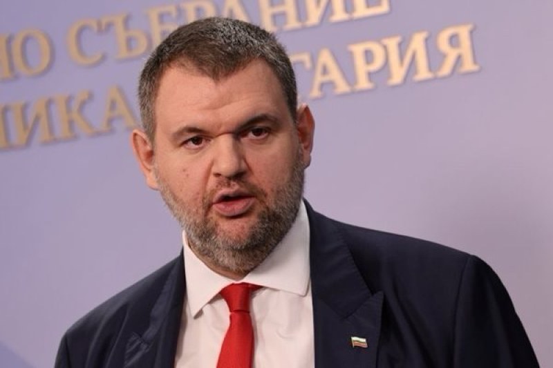 Пеевски: Ще подкрепим и двете кандидатури за КС, не искаме министри и изпълнителна власт
