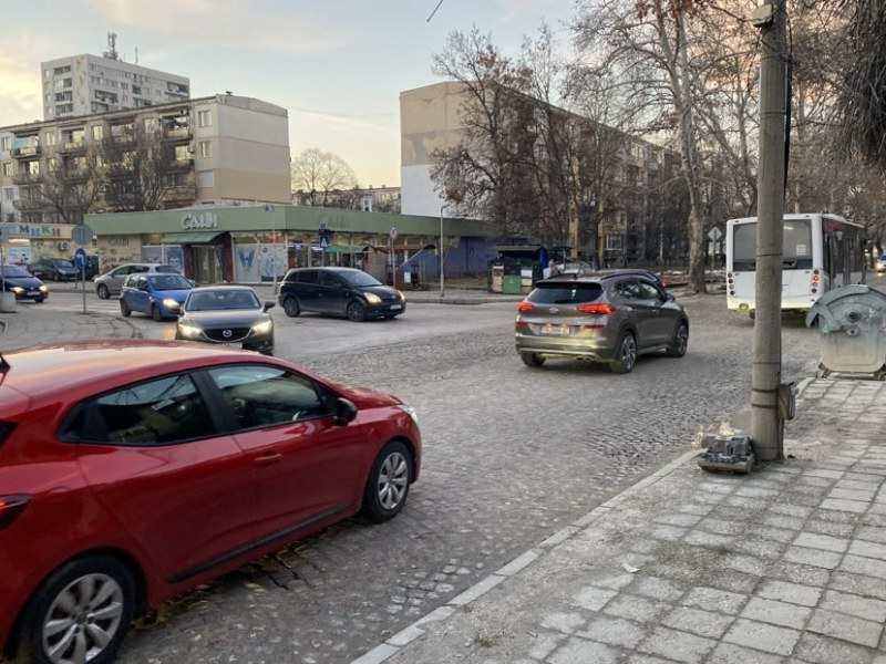 Временна реорганизация на движение на кръстовището на бул. „Хаджи Димитър