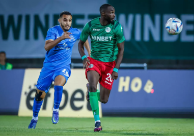 Централният защитник Меси Биатомусока се завръща в Ботев Враца съобщиха