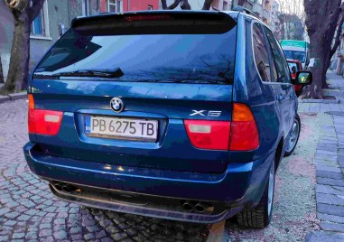 Пловдивчанин възмути съкварталците си със странно решение как да паркира