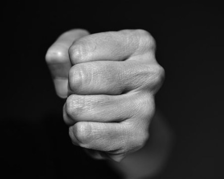 16-годишен бил пребит от съученици, защото е фен на ЦСКА. Майка му: Нарекли са го 