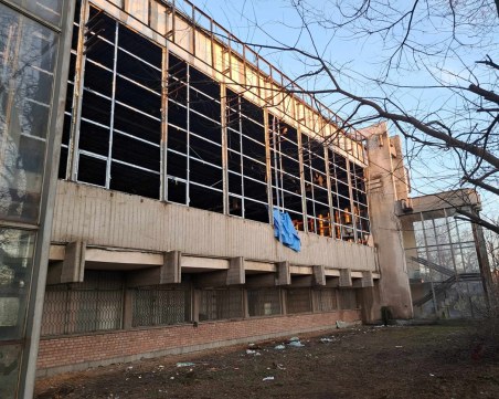 Правят цялостен ремонт на баскетболната зала 