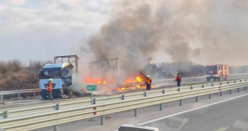 Камион се е запалил на магистрала Тракия днес. Инцидентът е