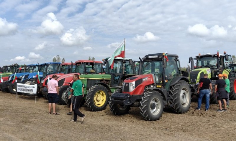 Зърнопроизводителите в готовност да протестират, искат среща с Денков и Габриел