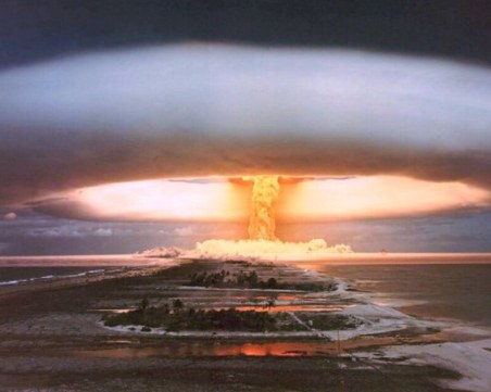 На този ден: СССР обявява, че притежава водородна бомба