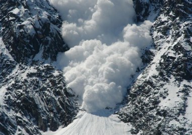 Висока лавинна опасност в планината Експерти предупреждават че с новия