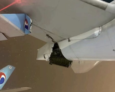 Два пътнически самолета се сблъскаха на японско летище в Япония