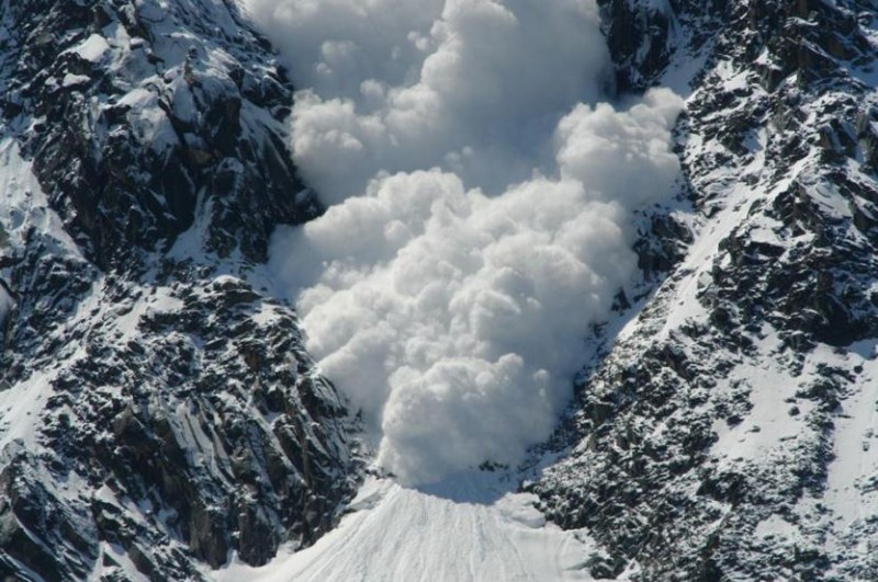 Висок риск от лавини в планините