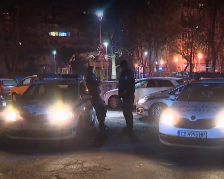 Неадекватен мъж помете девет коли на паркинг в столичен квартал