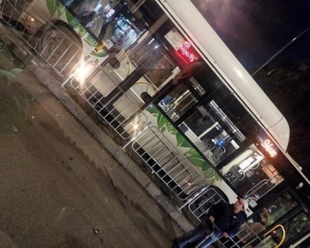 Тежко е състоянието на жената, блъсната от автобус в София