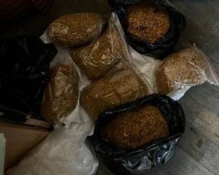 Задържаха петима пловдивчани с голямо количесво нелегален тютюн в „Шекер махала
