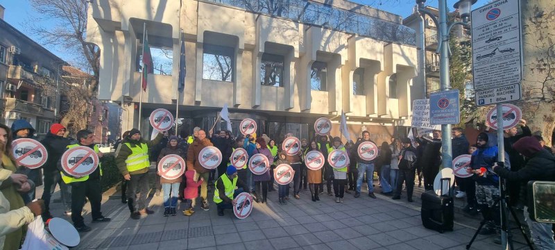 Протестиращи срещу кариерата в Горнослав: РИОСВ си свърши работата, чакаме това и от съда