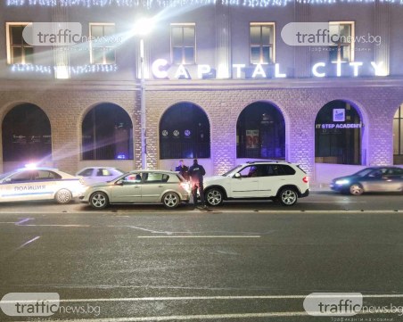 Катастрофа затруднява движението на бул. 