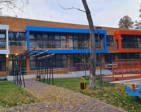 Родители недоумяват: Защо нова детска градина за 4 млн. лева в Пловдив стои под ключ?