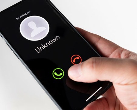 Жители на Труд сигнализира за измама, звънят им от непознати номера