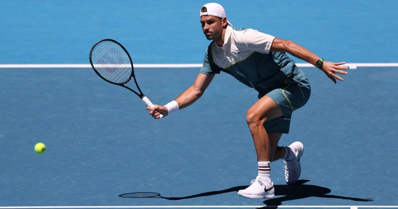 Григор Димитров загуби сет, но продължава напред в Australian Open